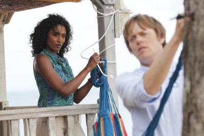 meurtres-au-paradis-serie-tv-1-saison-3-4-400px
